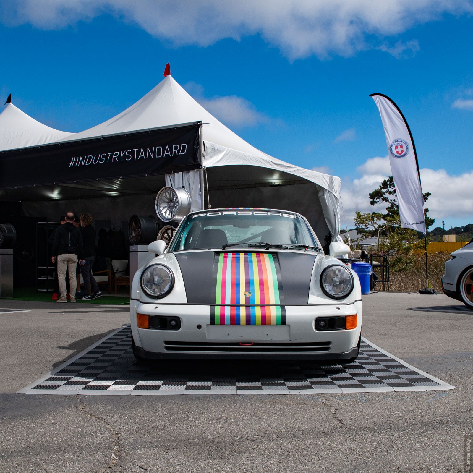 911 (964)