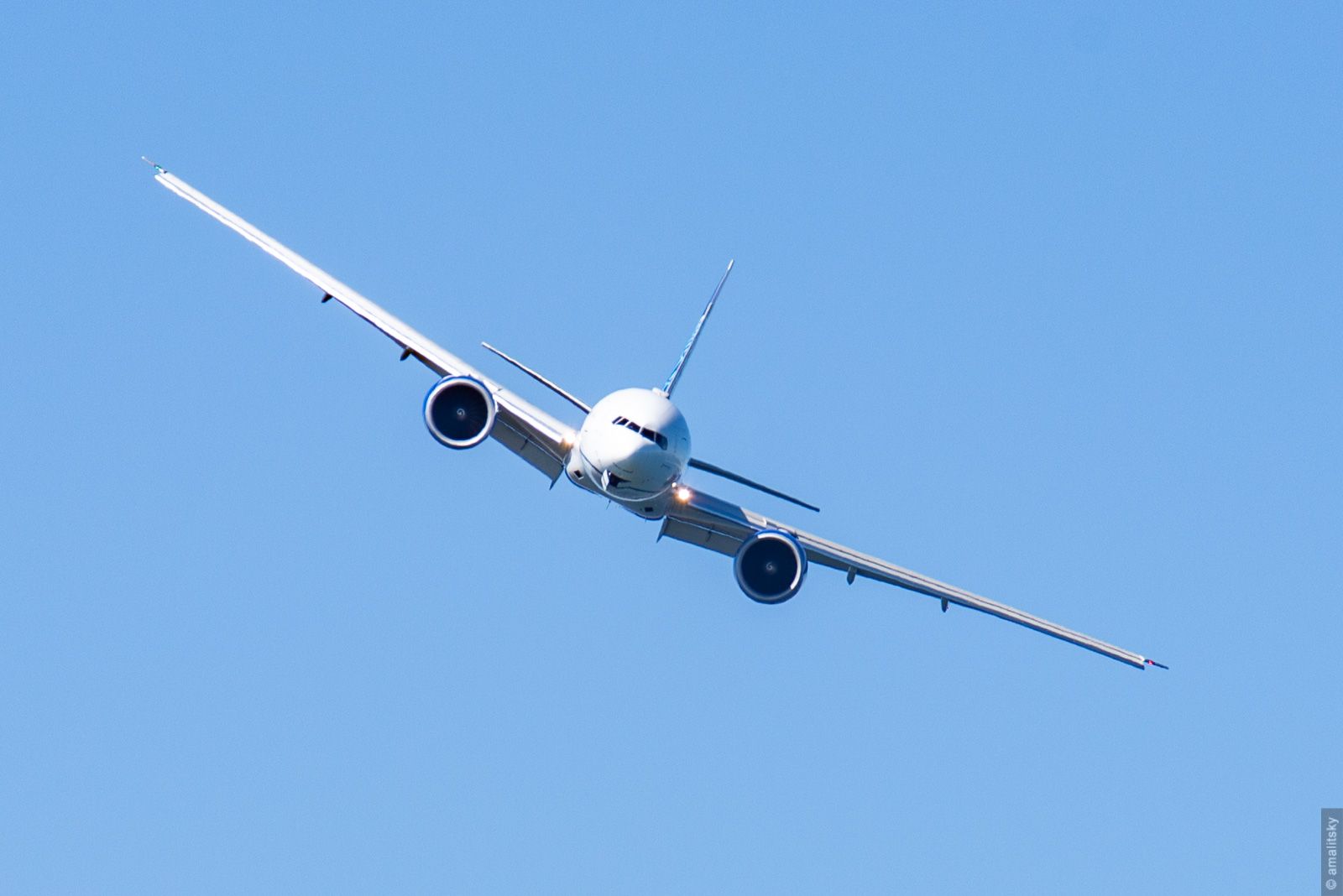 United 777-300ER